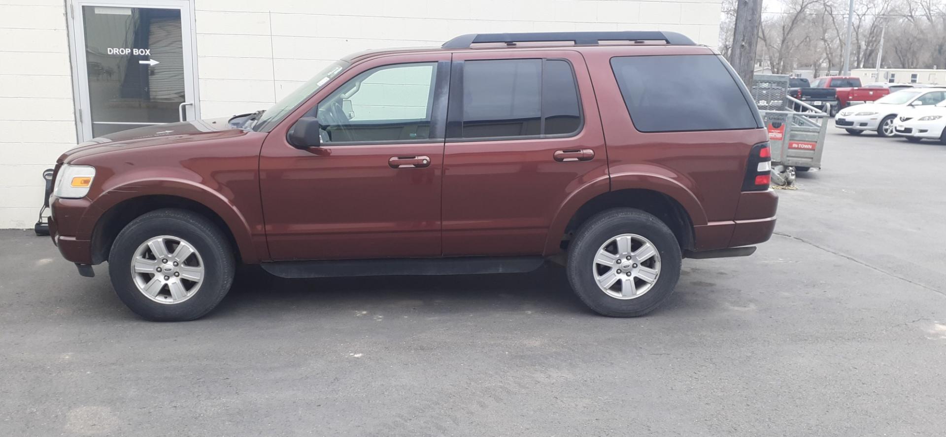 2010 Ford Explorer XLT 4.0L 4WD (1FMEU7DE4AU) with an 4.0L V6 SOHC 16V engine, 5-Speed Automatic transmission, located at 2015 Cambell Street, Rapid City, SD, 57701, (605) 342-8326, 44.066433, -103.191772 - CARFAX AVAILABLE - Photo#0